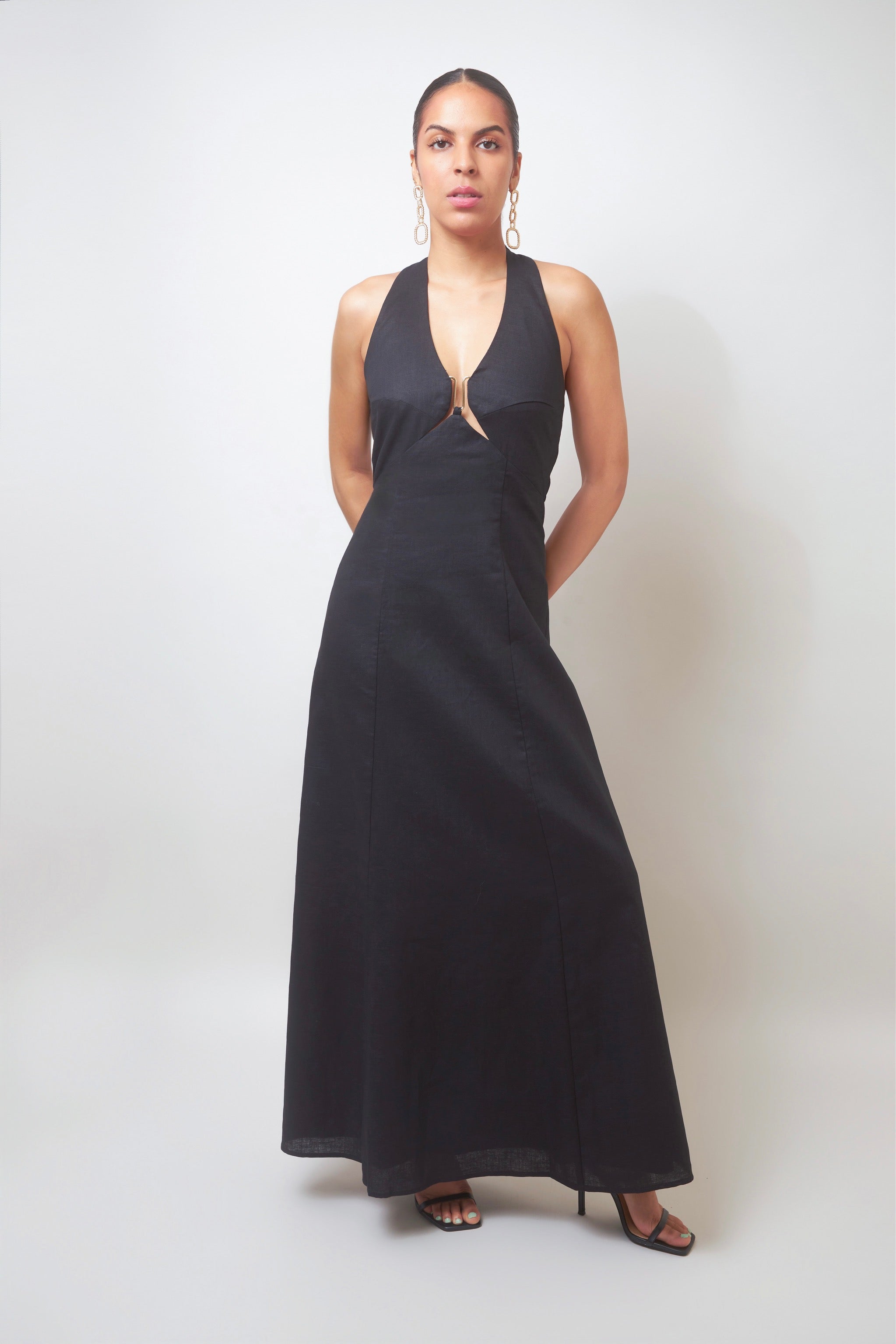 Summer Elegance Black Halter Linen Maxi Dress Casa de Fashion / M Summer Elegance Black Halter Linen Maxi Dress Casa de Fashion / M