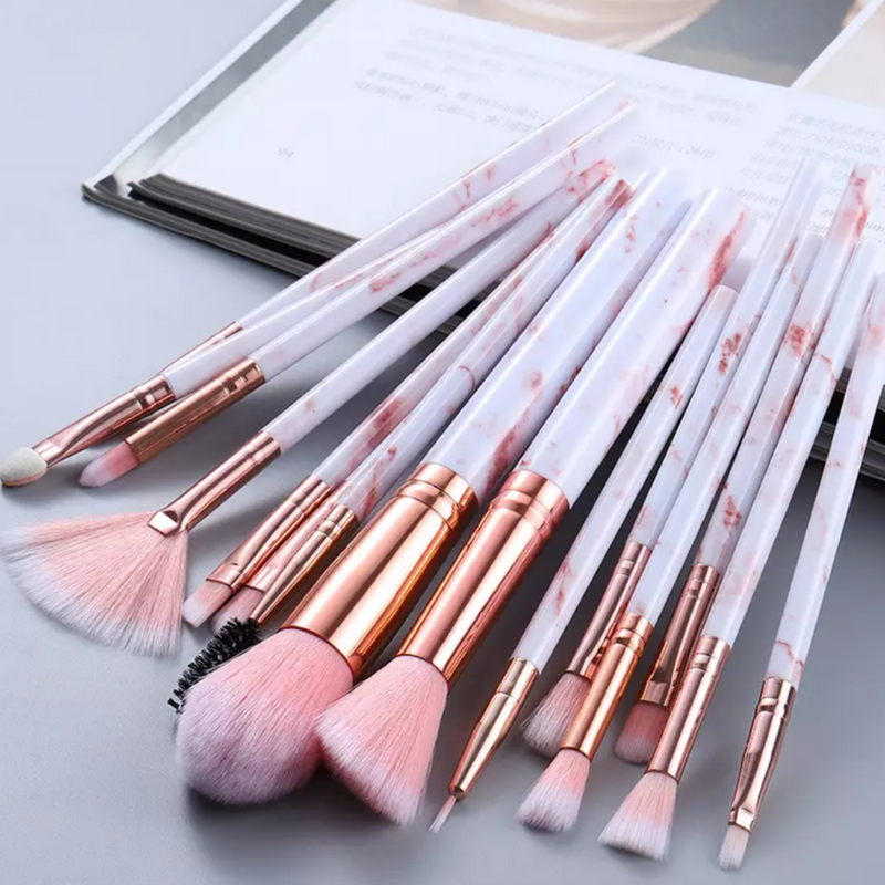 PRETTY IN PINK 15 PIECE MAKEUP BRUSHES SET